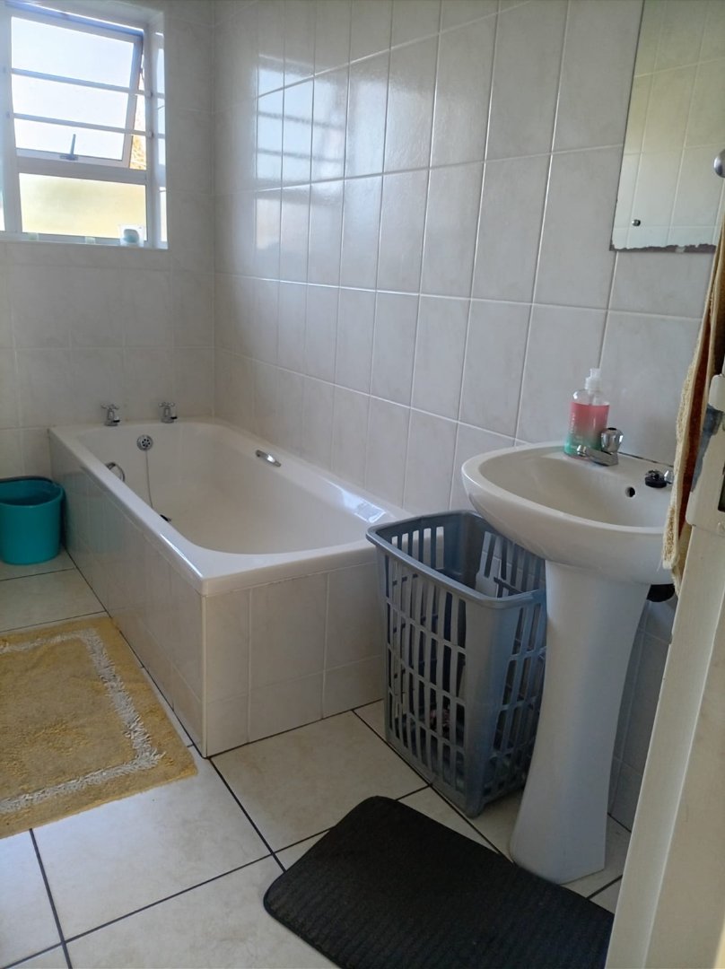 2 Bedroom Property for Sale in Cambridge Eastern Cape